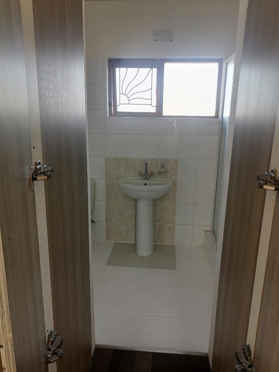 To Let 3 Bedroom Property for Rent in Madeira Park Eastern Cape